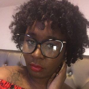 Meet your Posher, Katrina